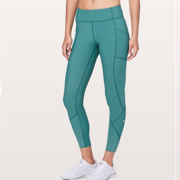lululemon athletica Pants - Lululemon tight stuff tight deep cove 25”
